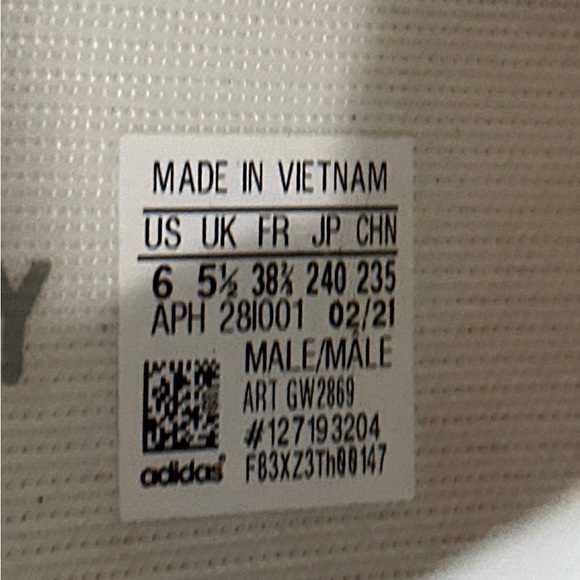 Yeezy 350 V2 ‘mono ice’